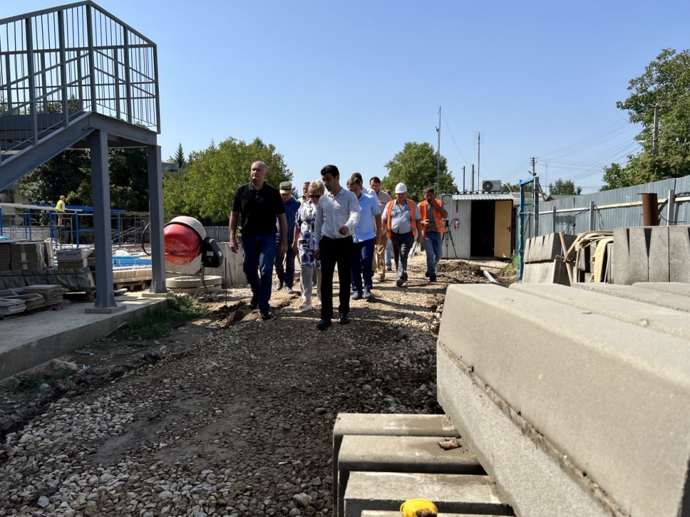 Глава Крыма Аксенов проверил стройку детского сада Глава Крыма Аксенов проверил стройку детского сада