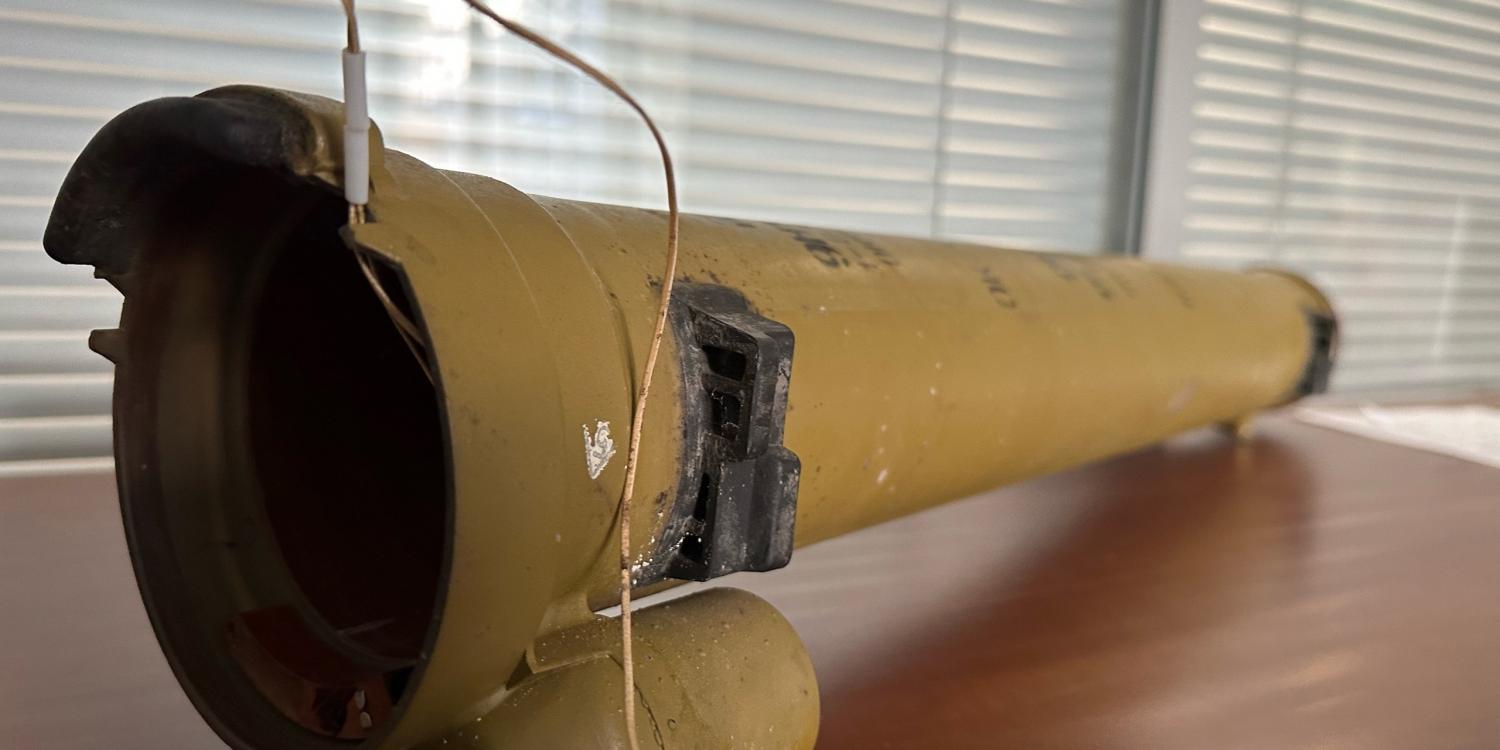 Севастопольцев призвали не боятся людей с оружием - идут учения Севастопольцев призвали не боятся людей с оружием - идут учения