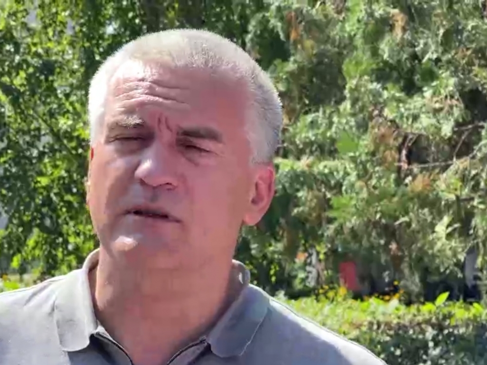 Глава Крыма Аксенов провел совещание в Азовском Джанкойского района Глава Крыма Аксенов провел совещание в Азовском Джанкойского района