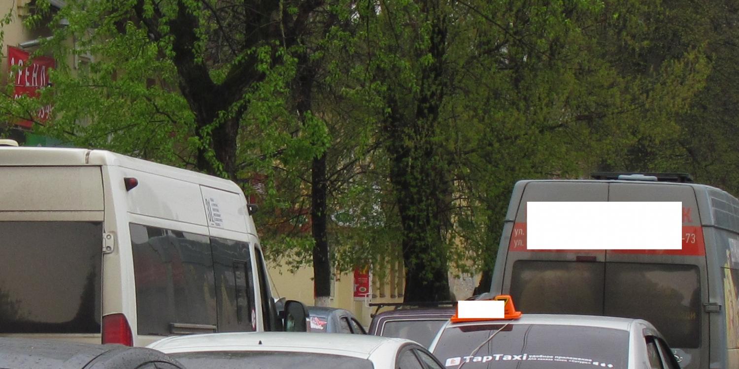 В пробке перед Крымским мостом выстроились 350 автомобилей В пробке перед Крымским мостом выстроились 350 автомобилей