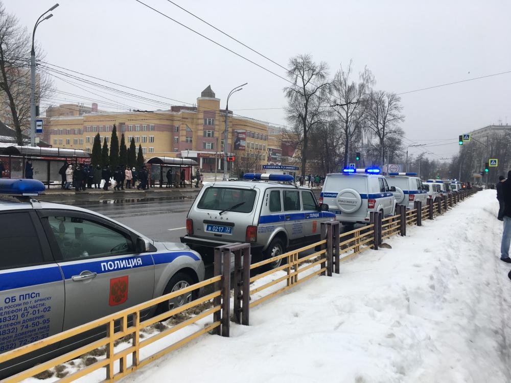 На территории Крыма проверят поступившие сообщения о минировании школ На территории Крыма проверят поступившие сообщения о минировании школ