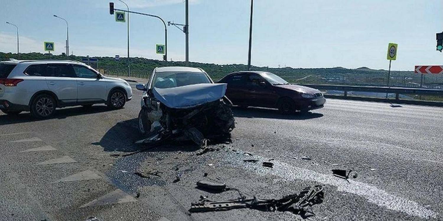 В ДТП с двумя иномарками в Керчи погиб 39-летний мужчина В ДТП с двумя иномарками в Керчи погиб 39-летний мужчина