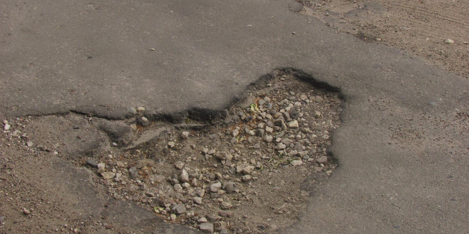 В Орджоникидзе отремонтируют дорогу за 300 мнл рублей В Орджоникидзе отремонтируют дорогу за 300 мнл рублей