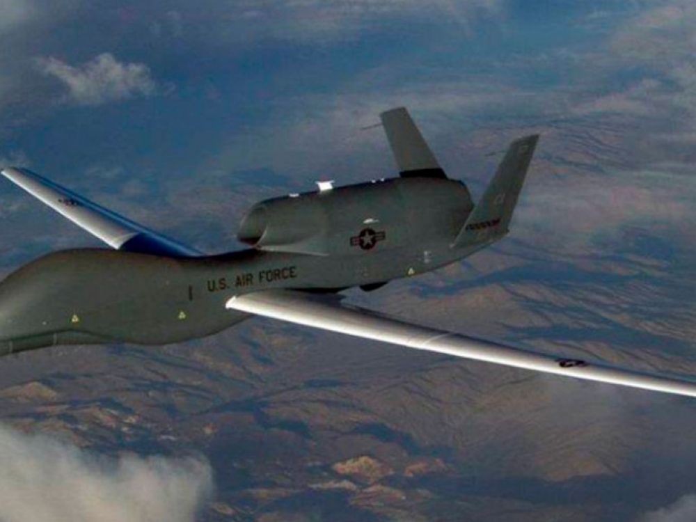 Следящих за Крымом британских беспилотников видно из Ялты Следящих за Крымом британских беспилотников видно из Ялты