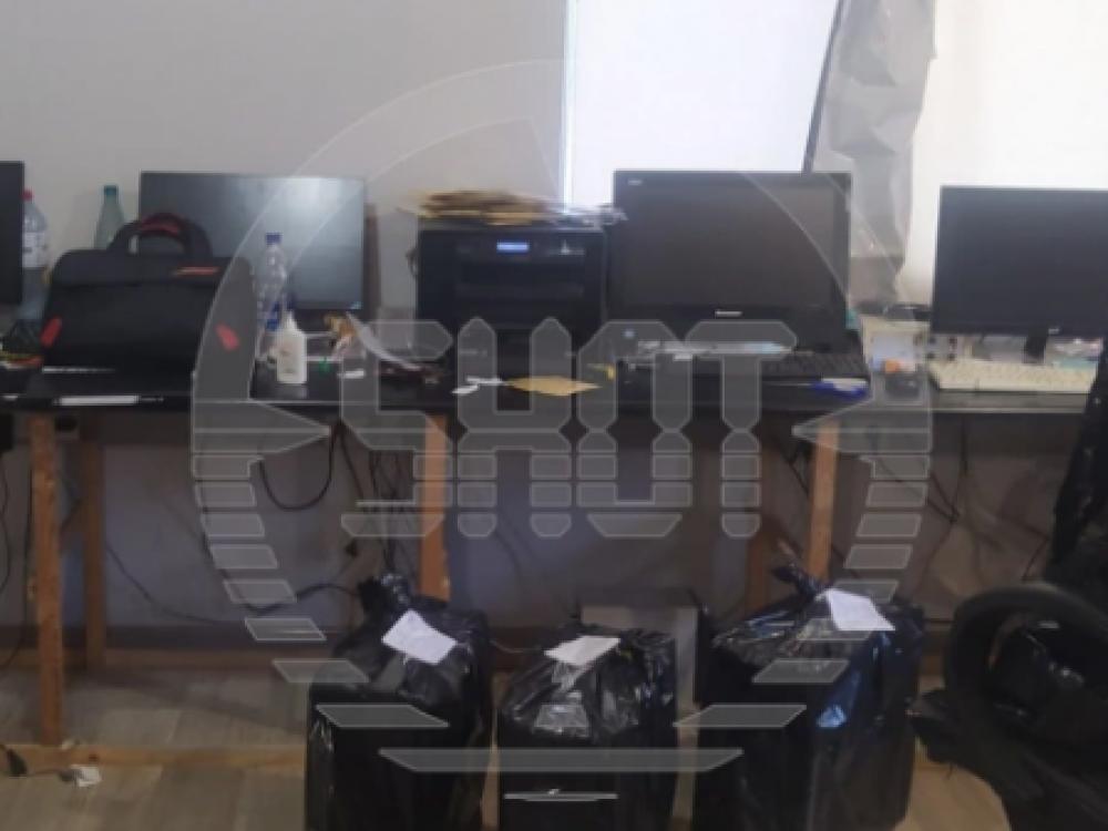 Жителя Симферополя задержали за контрабанду военной экипировки в Японию Жителя Симферополя задержали за контрабанду военной экипировки в Японию