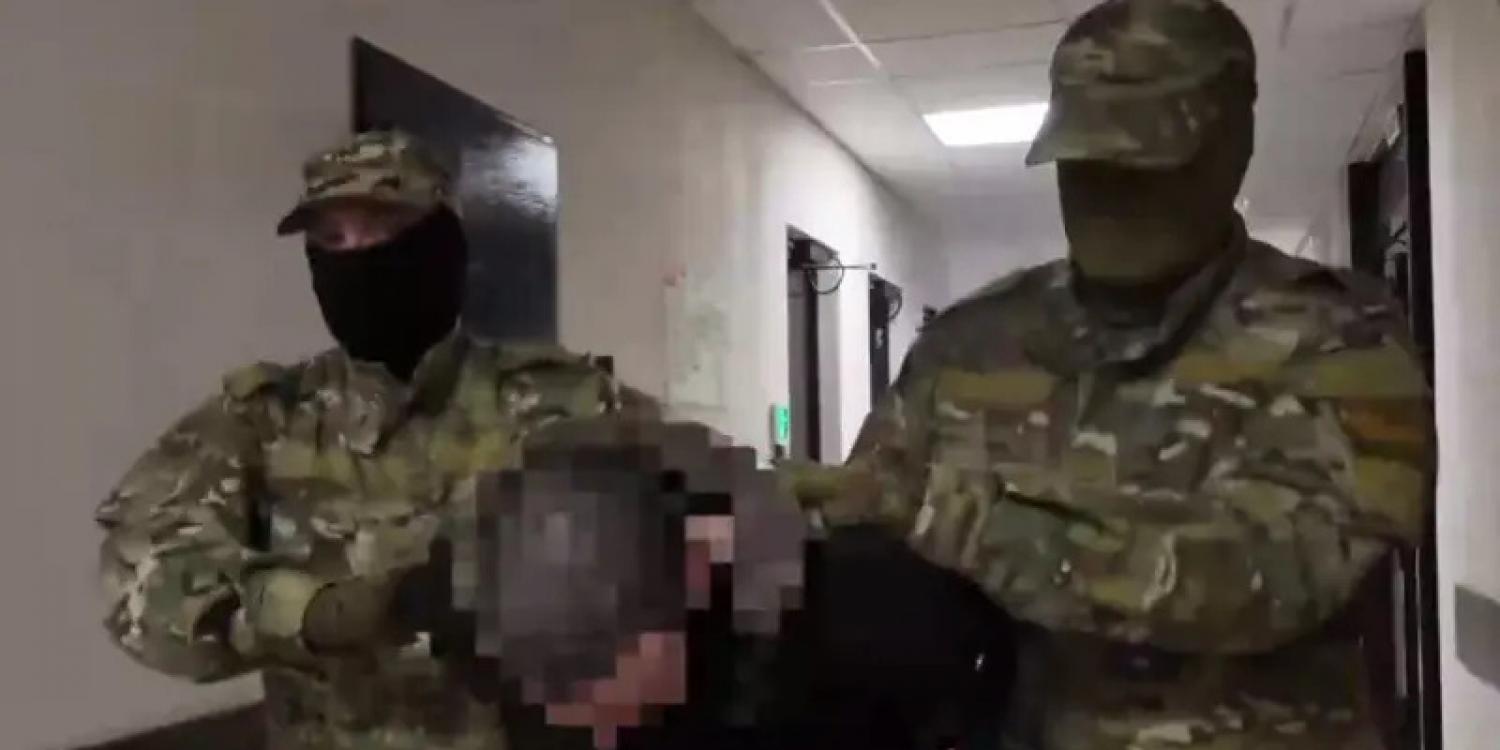 В Ялте задержали мужчину за работу на ГУР Украины В Ялте задержали мужчину за работу на ГУР Украины