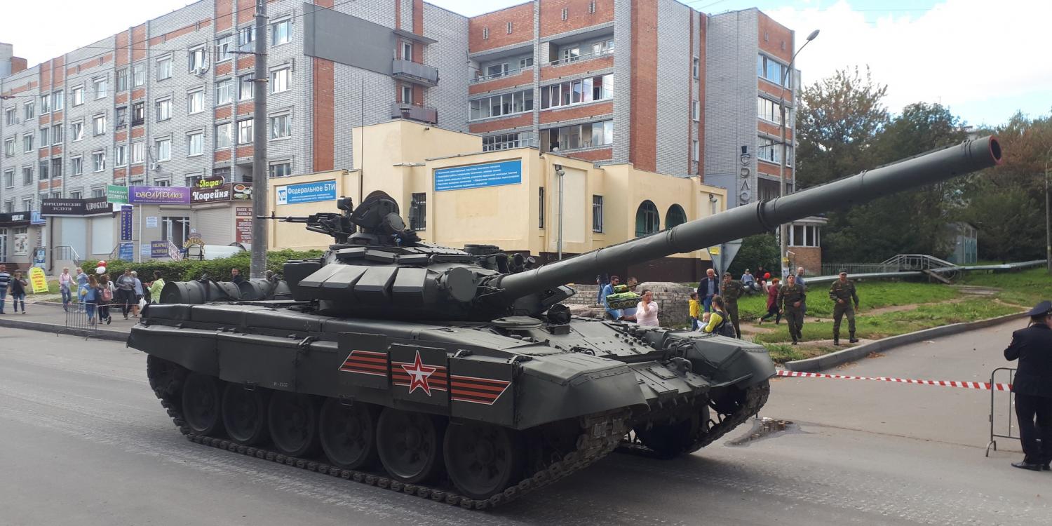 Аксенов: В центральной части Крыма сбит беспилотник Аксенов: В центральной части Крыма сбит беспилотник