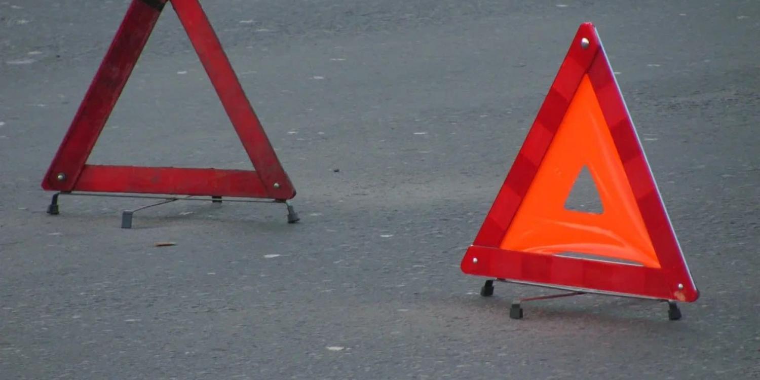 Дорожный затор из-за массовой аварии образовался у Симферопольского водохранилища в Крыму Дорожный затор из-за массовой аварии образовался у Симферопольского водохранилища в Крыму