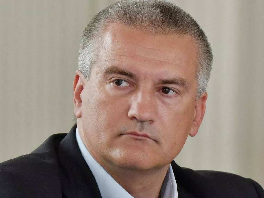 Аксенов призвал конфисковать имущество украинцев в Крыму Аксенов призвал конфисковать имущество украинцев в Крыму