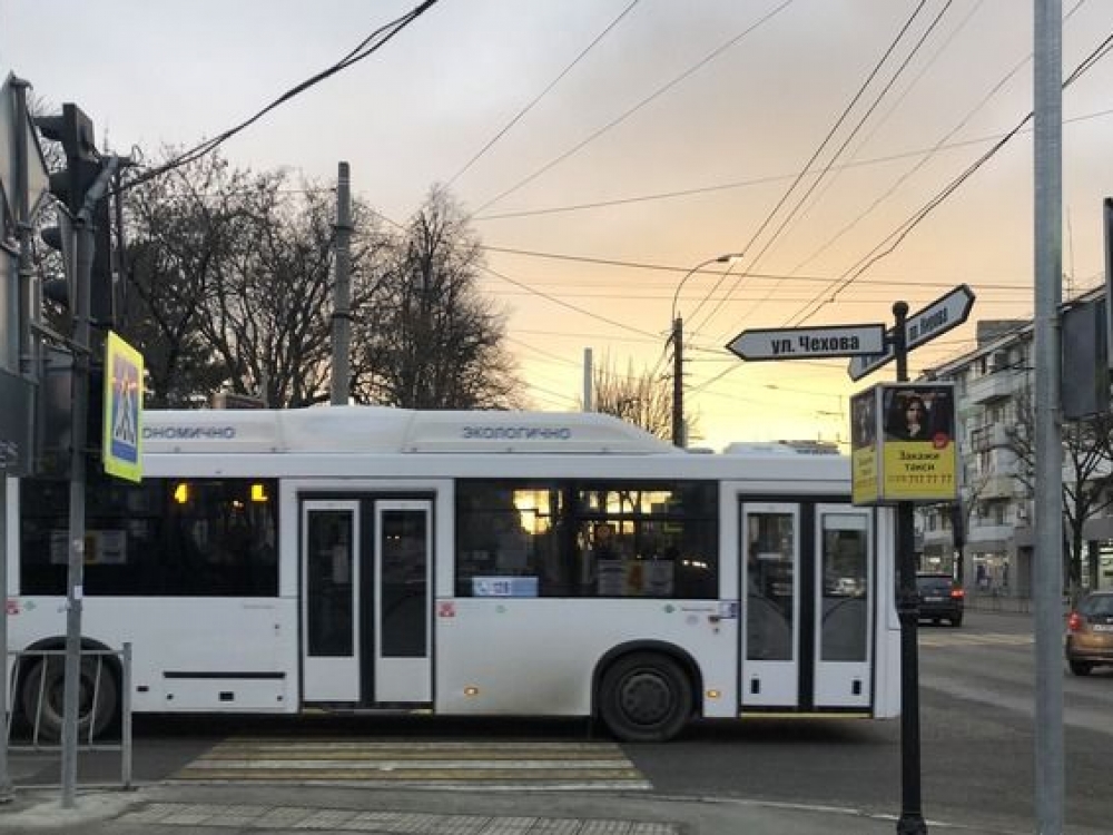 На дорогах Симферополя появятся полосы для общественного транспорта На дорогах Симферополя появятся полосы для общественного транспорта