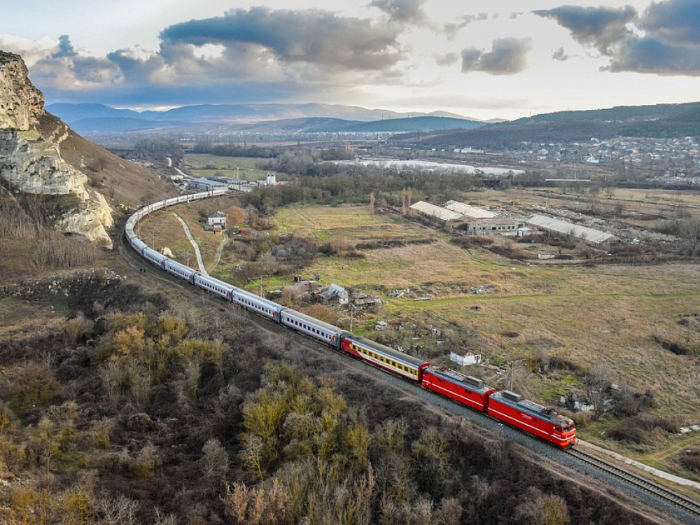 Дополнительный поезд между Москвой и Керчью начнет курсировать с 11 августа Дополнительный поезд между Москвой и Керчью начнет курсировать с 11 августа