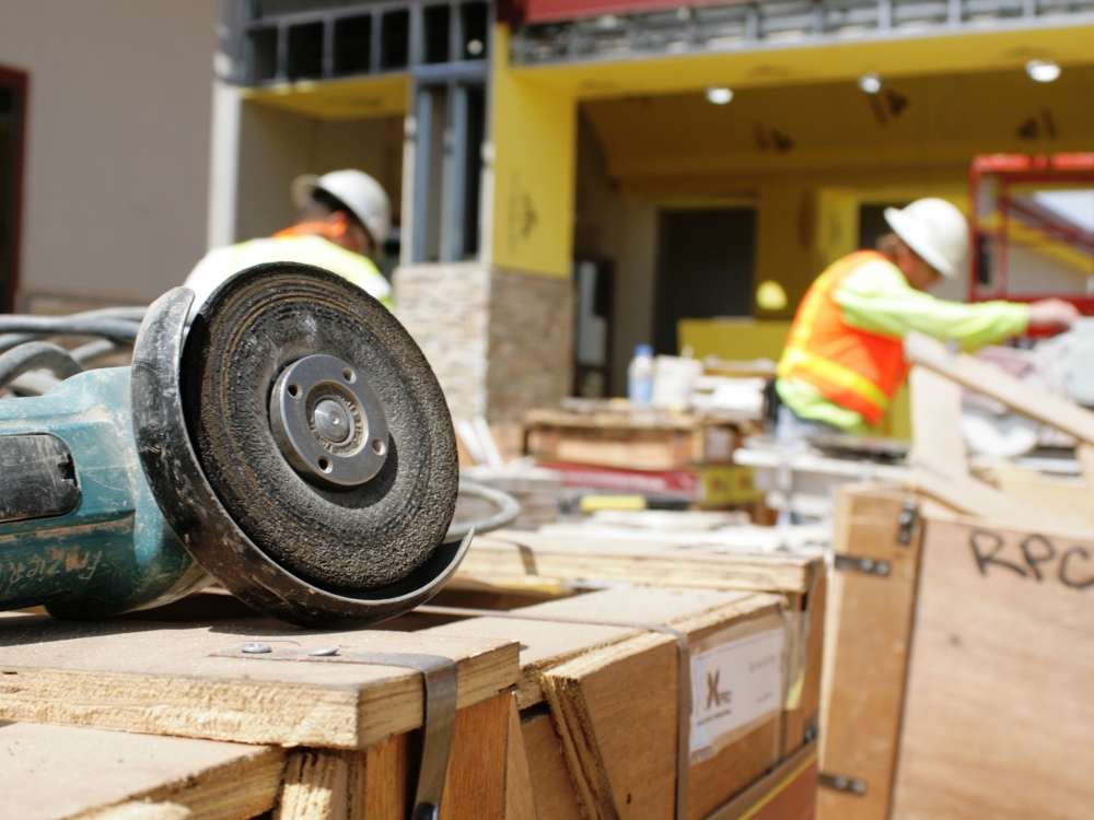 В Крыму мужчине зажало руку в бетономешалке В Крыму мужчине зажало руку в бетономешалке