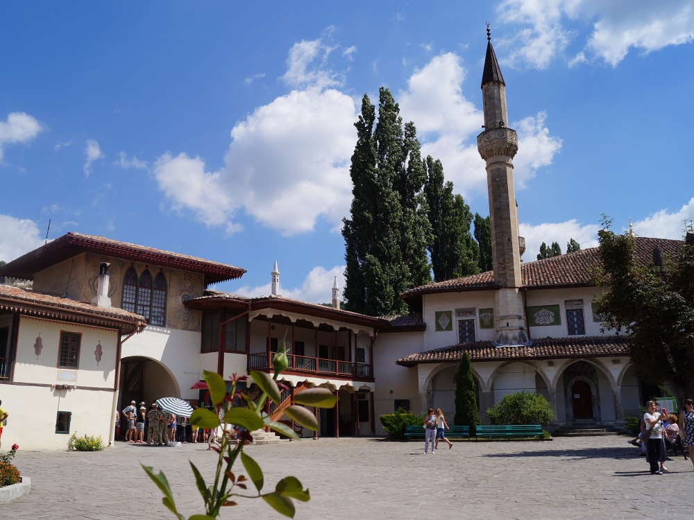 Минкульт Крыма грозится разорвать контракт с подрядчиком реставрации Ханского дворца Минкульт Крыма грозится разорвать контракт с подрядчиком реставрации Ханского дворца