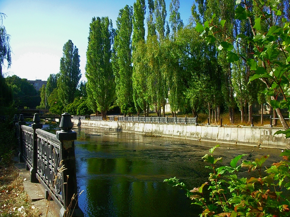 Жителям Симферополя выдали компенсации за июньские подтопления на общую сумму 19 млн рублей Жителям Симферополя выдали компенсации за июньские подтопления на общую сумму 19 млн рублей