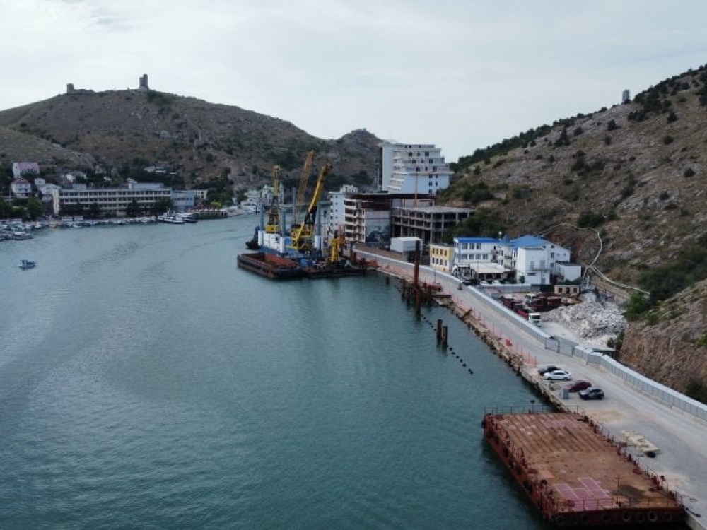 В Балаклаве продолжается строительство яхтенной марины В Балаклаве продолжается строительство яхтенной марины