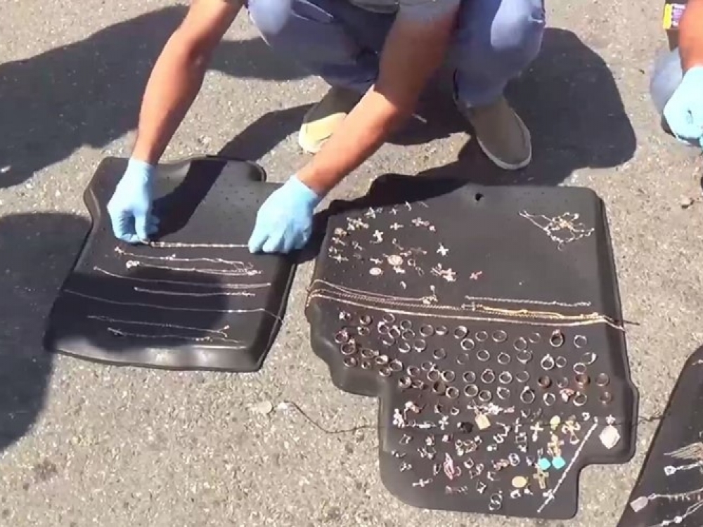 В Севастополе задержали серийных воров ювелирных изделий из храмов В Севастополе задержали серийных воров ювелирных изделий из храмов