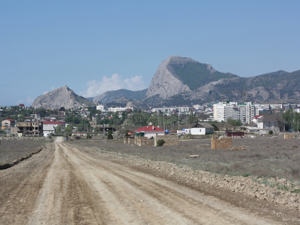 Спасатели семь часов искали пожилого мужчину в горах под Судаком Спасатели семь часов искали пожилого мужчину в горах под Судаком