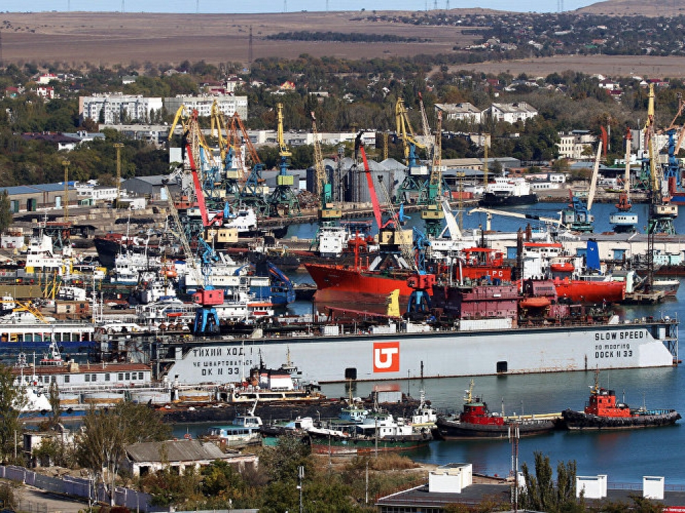 В небе над Керчью местные жители услышали громкий хлопок В небе над Керчью местные жители услышали громкий хлопок