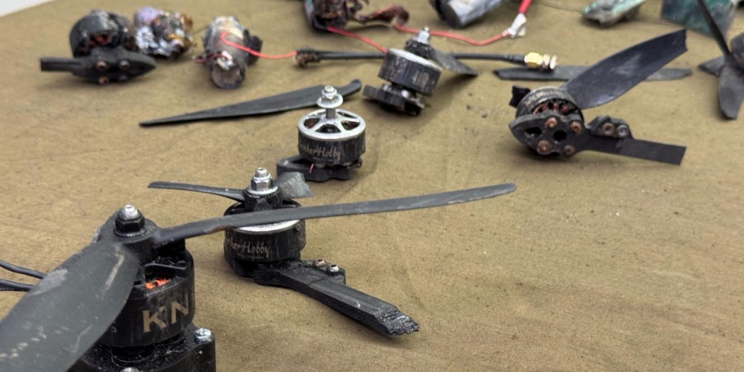 Над Крымом утром сбили украинский дрон Над Крымом утром сбили украинский дрон